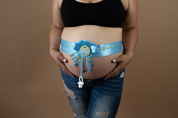 Elizabeth Mom to be-55