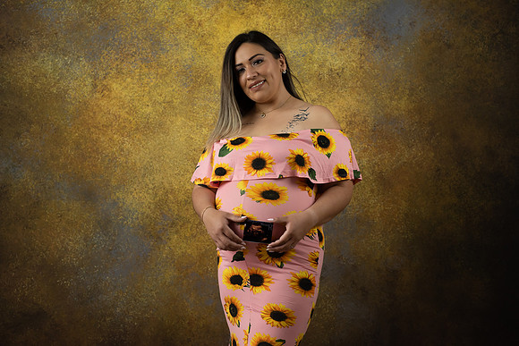 Elizabeth Mom to be-25