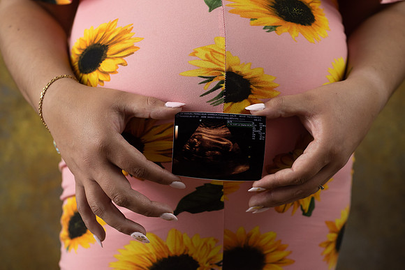 Elizabeth Mom to be-26