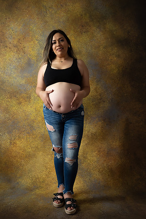 Elizabeth Mom to be-35