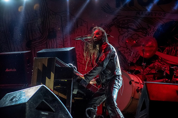 Moderatto-43