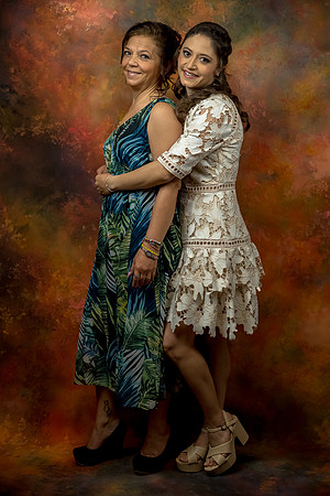 Cynthia y Mama en Studio-19
