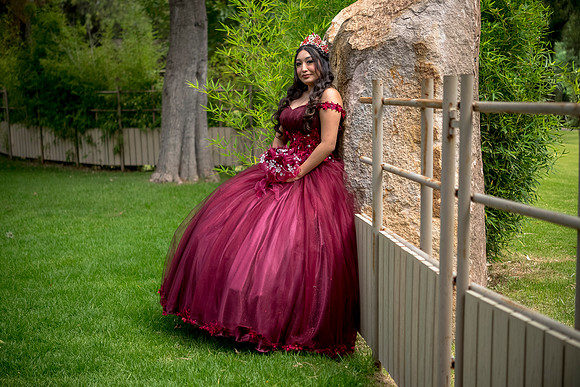 Emely-32
