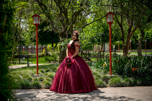 Emely-102