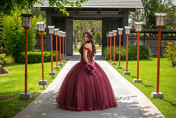 Emely-104