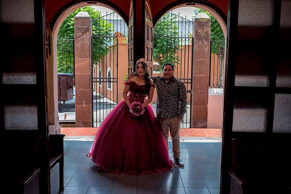 Emely-106