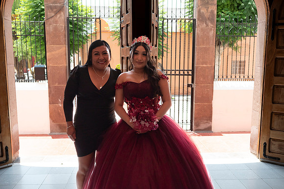 Emely-107